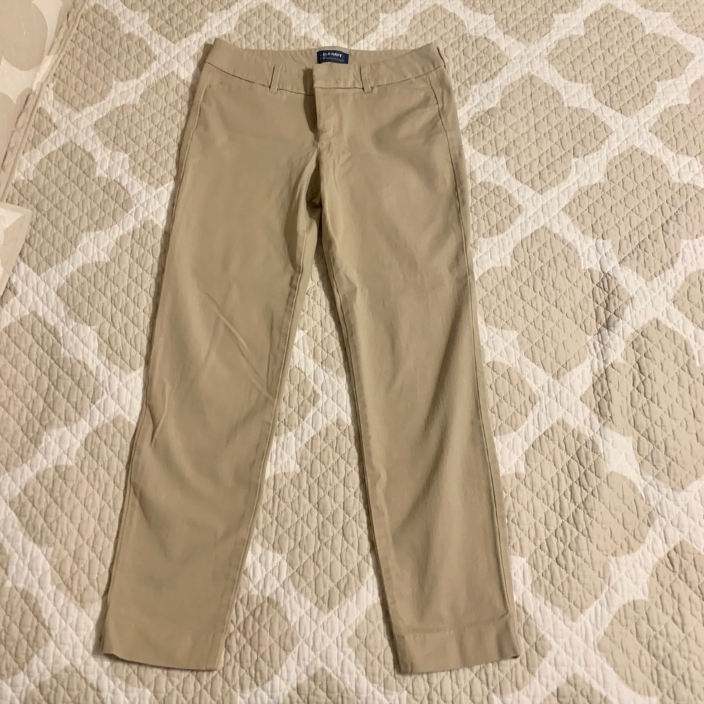 Old Navy women’s khaki pants